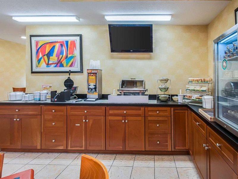Quality Inn Солсбері Екстер'єр фото