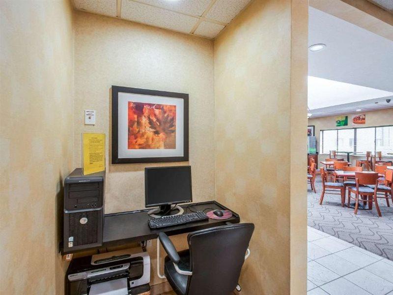 Quality Inn Солсбері Екстер'єр фото